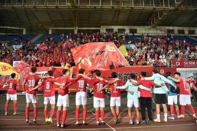 连续92场得分20+，亚历山大追平张伯伦并列历史第2