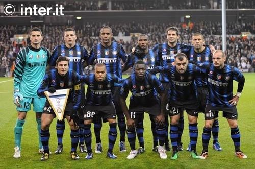 足球世界杯主题周边开售，球迷抢购