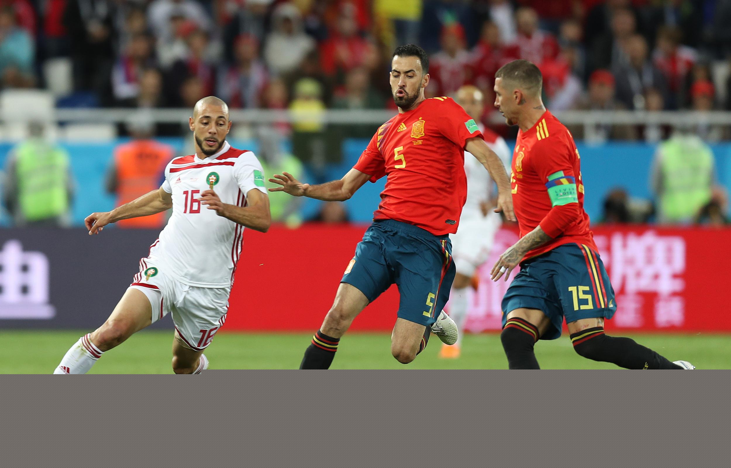 西媒：巴萨对阿拉维斯门票系统崩溃，球迷高喊反拉波尔塔口号