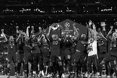 里程碑，国安36岁后卫王刚已在中超出战200场