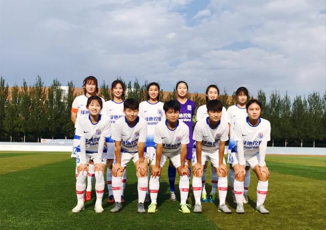 有什么问题让你给我 Team WE Ertahan？圣枪哥狼妈无限骑乘在 Anyone's Legend 上，并且握有三场比赛积分