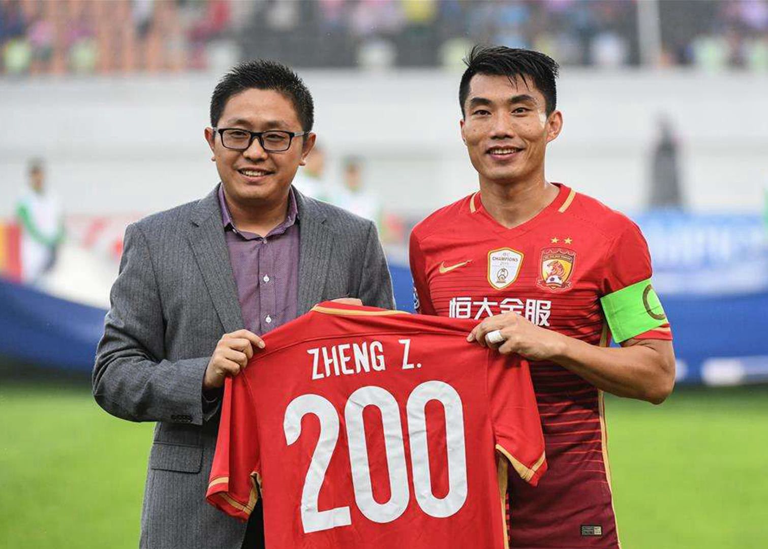 东体：申花主力赛季中后期身心疲劳，阵容一直是“明牌”状态